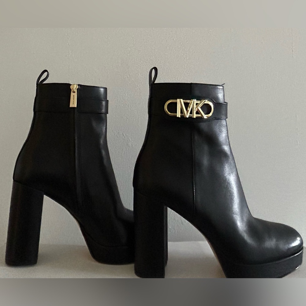 Michael Kors Parker Leather Platform Boots Nearly New Condition (Worn Twice)